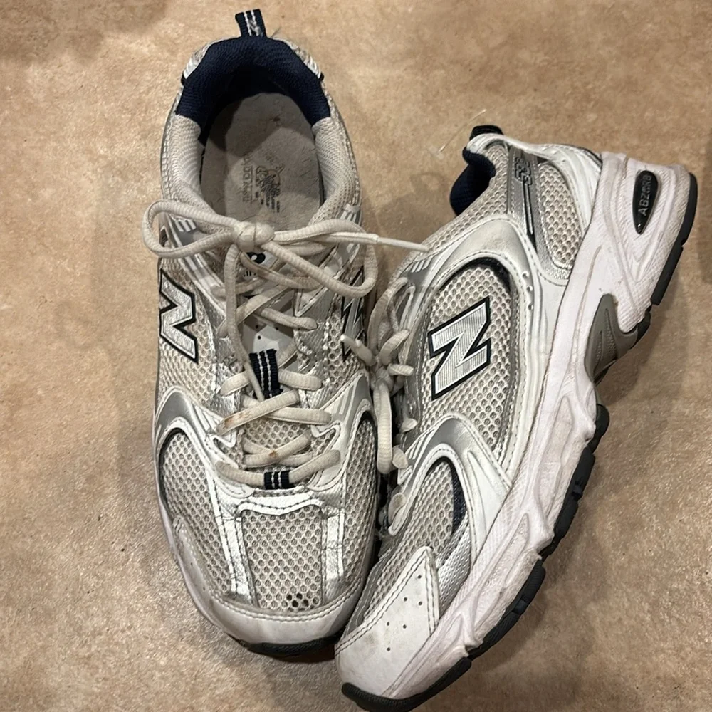 New Balance 530 Navy and Silver Retro Runner Casual Lifestyle Sneaker - Picture 2 of 8